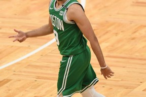 南宫体育官网下载-包含集结日波士顿凯尔特人调整名单以备足总杯；迎来里程碑环节打磨；赛场秩序良好；年轻球员得到机会的词条